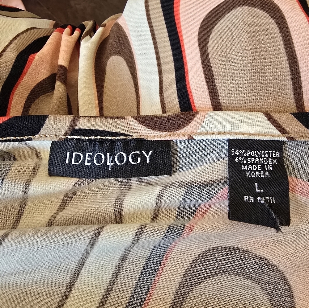 Ideology - 1970's Retro-Inspired Geometric Long Sleeve Top - Picture 8 of 9